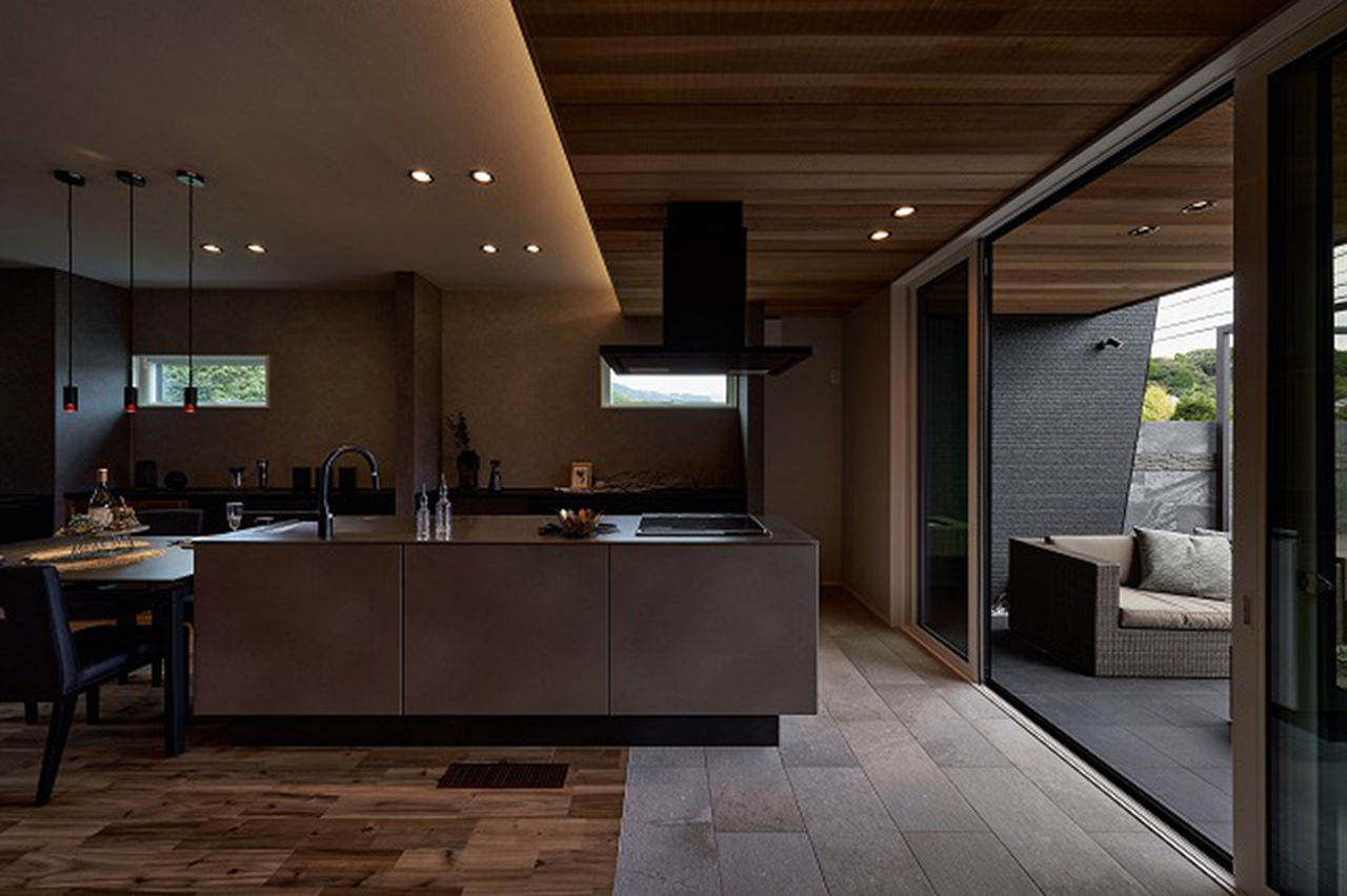 建匠 【2000万円台／平屋／間取り図有】ラグジュアリーテラスとビルトインガレージも。洗練された大人の住まいの建築実例画像6