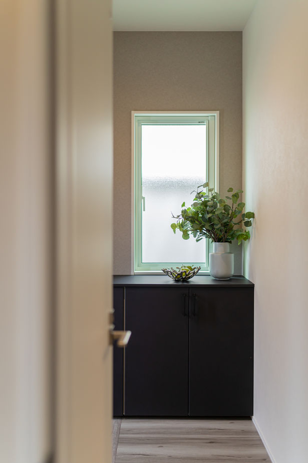 建匠 【1000万円台／平屋／間取り図有】18.7坪で叶えた快適な暮らし。収納充実とシンプルな内装が見どころの平屋の建築実例画像9