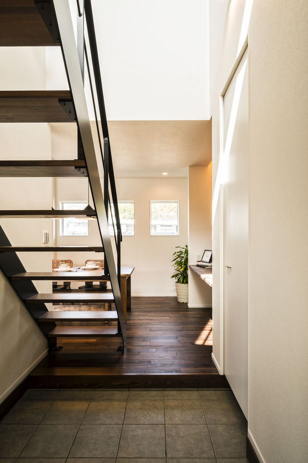 建匠 【2000万円台／ガレージハウス／間取り図有】日常を非日常に演出。インナーガレージのある美しい住まいの建築実例画像8