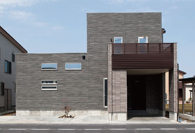 GREEN STYLE（グリーンスタイル） 北欧＆ミッドセンチュリーをイメージしたラグジュアリーな内観と、箱型のモダンな外観が素敵なお家の建築実例画像1