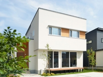Suumo 北欧モダンと和モダンがミックスされた リビングとウッドデッキが繋がるナチュラルなお家 Green Style グリーンスタイル の建築実例詳細 注文住宅