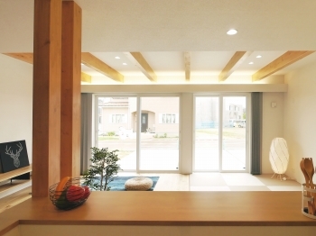 GREEN STYLE（グリーンスタイル） 北欧モダンと和モダンがミックスされた、リビングとウッドデッキが繋がるナチュラルなお家の建築実例画像5