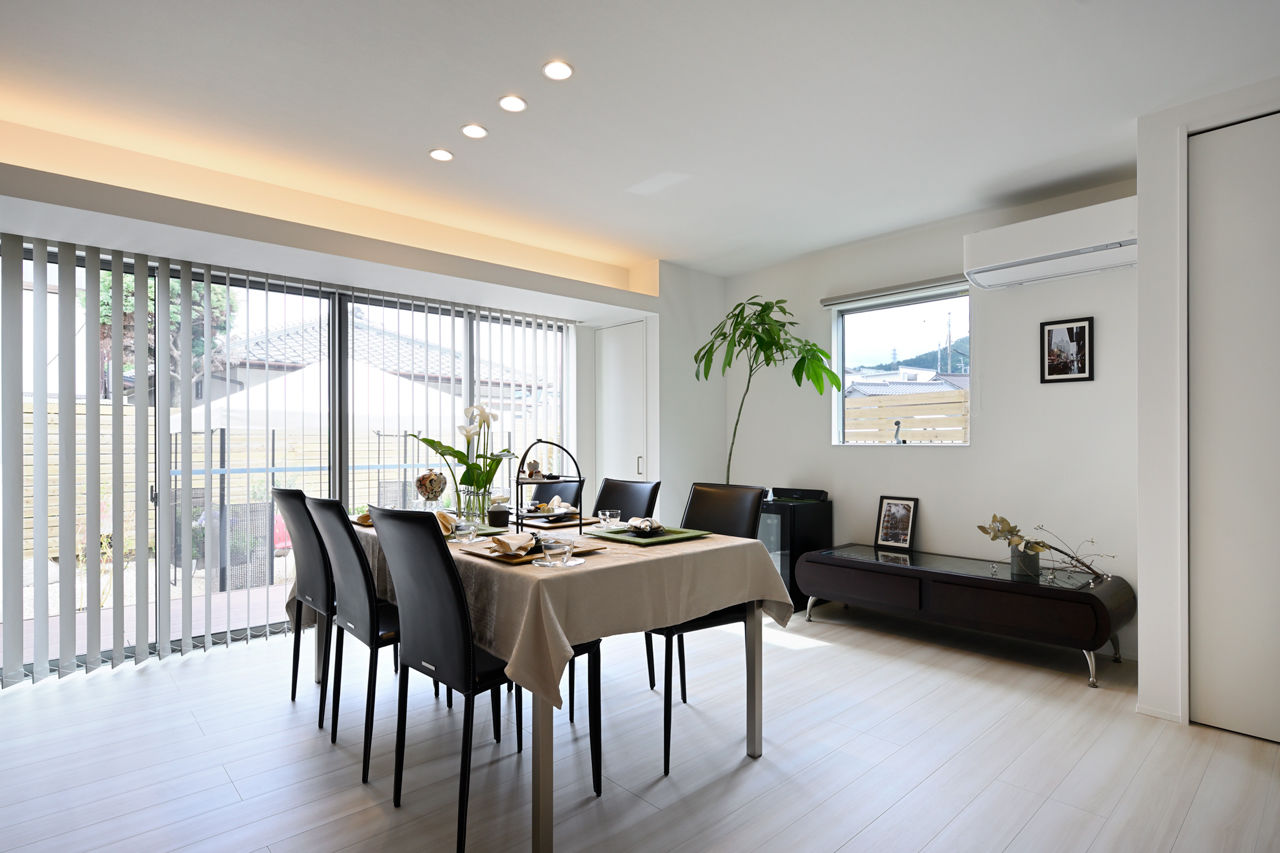 １００年住宅のゼロホーム 2000万円台・大津市｜３つの白い箱を組み合わせた美しい外観。２つの玄関で快適な帰宅動線を実現｜間取り有の建築実例画像3