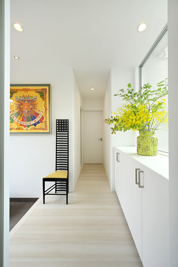 １００年住宅のゼロホーム 2000万円台・大津市｜３つの白い箱を組み合わせた美しい外観。２つの玄関で快適な帰宅動線を実現｜間取り有の建築実例画像6