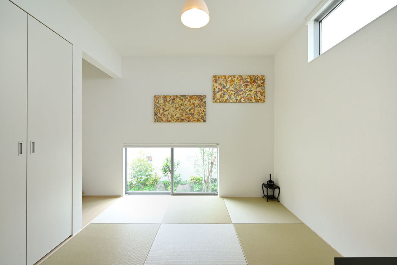 １００年住宅のゼロホーム 2000万円台・大津市｜３つの白い箱を組み合わせた美しい外観。２つの玄関で快適な帰宅動線を実現｜間取り有の建築実例画像7