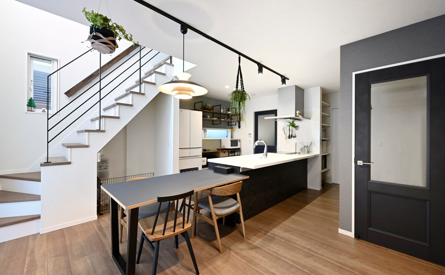 １００年住宅のゼロホーム 尼崎市｜隅々まで好きなものにこだわり1000万円台で完成した北欧モダンのおしゃれな家｜間取り有の建築実例画像6