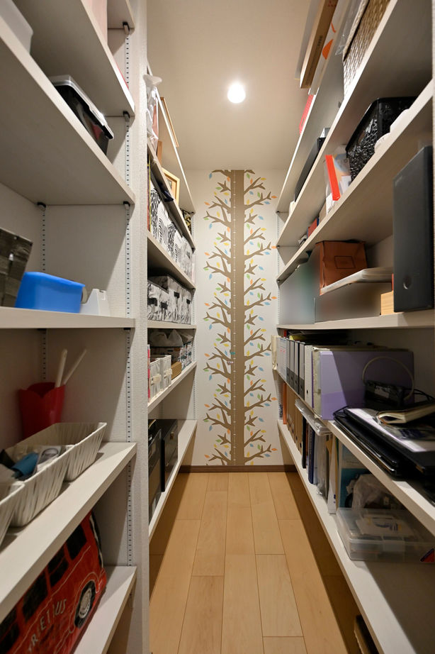 １００年住宅のゼロホーム 摂津市｜６mの高天井で格別の開放感を演出。憧れのログハウスを思わせるカジュアルデザインの平屋の建築実例画像7