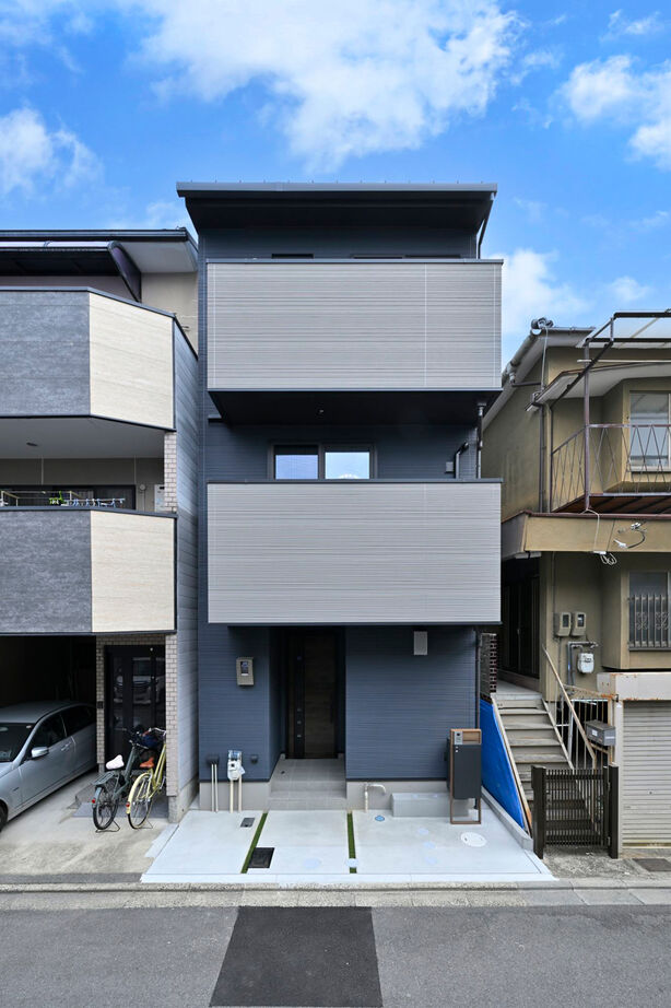 １００年住宅のゼロホーム 2000万円台・京都市｜間口4m・敷地16.3坪でたっぷり収納と家事ラク動線を叶えた家｜間取り有の建築実例画像1