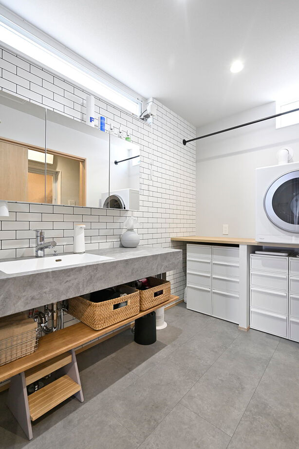 １００年住宅のゼロホーム 2000万円台・尼崎市｜こだわりの2列型キッチン。動線も収納も使いやすさを追求｜間取り有の建築実例画像6