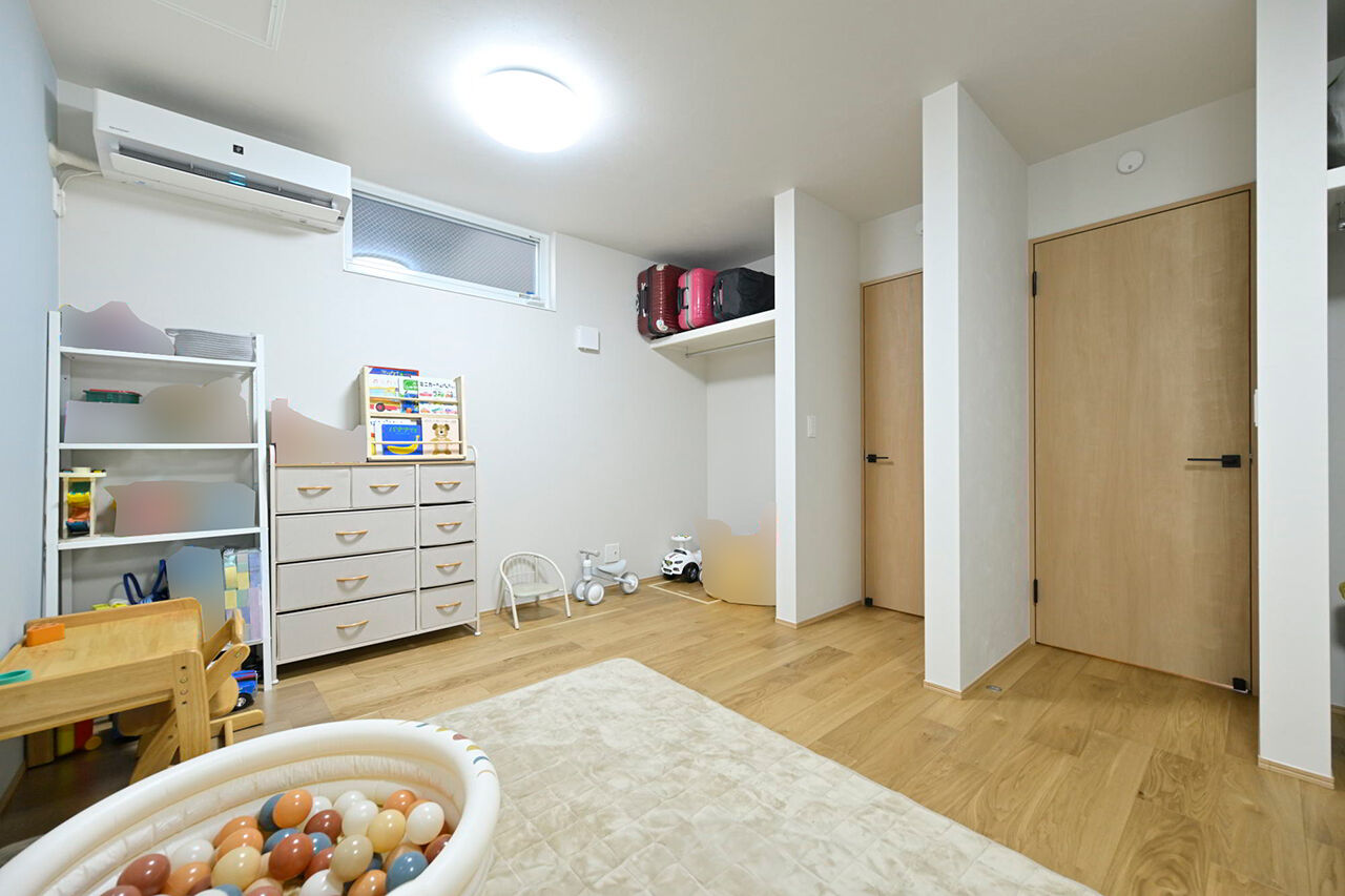 １００年住宅のゼロホーム 2000万円台・尼崎市｜こだわりの2列型キッチン。動線も収納も使いやすさを追求｜間取り有の建築実例画像9