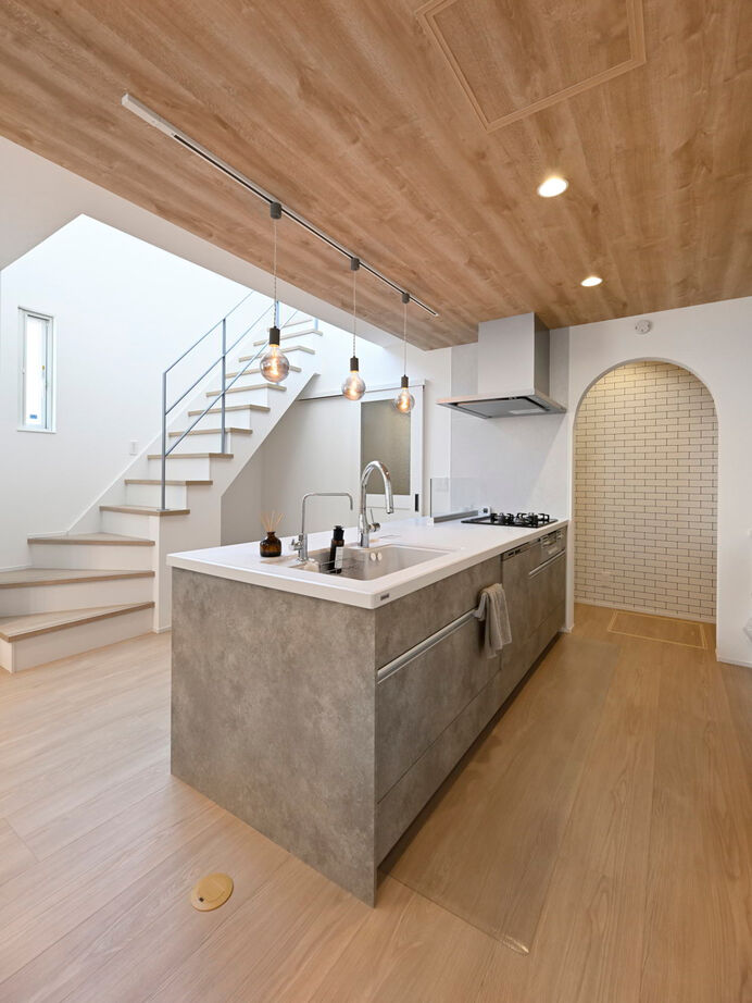 １００年住宅のゼロホーム 2000万円台・西宮市｜大きな階段吹抜けから光が入るナチュラルデザインに癒される家の建築実例画像5