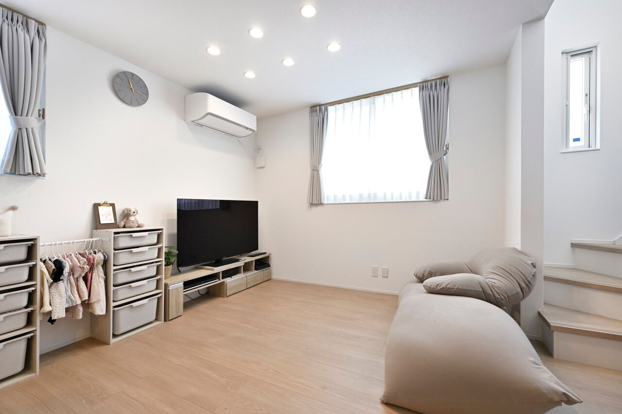 １００年住宅のゼロホーム 2000万円台・西宮市｜大きな階段吹抜けから光が入るナチュラルデザインに癒される家の建築実例画像7