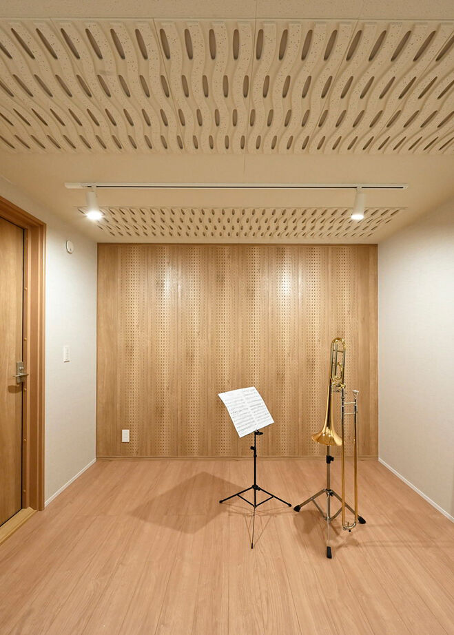 １００年住宅のゼロホーム 箕面市｜コの字型のキッチンで会話が弾む間取り。防音室も完備して心置きなく音楽を楽しむの建築実例画像5