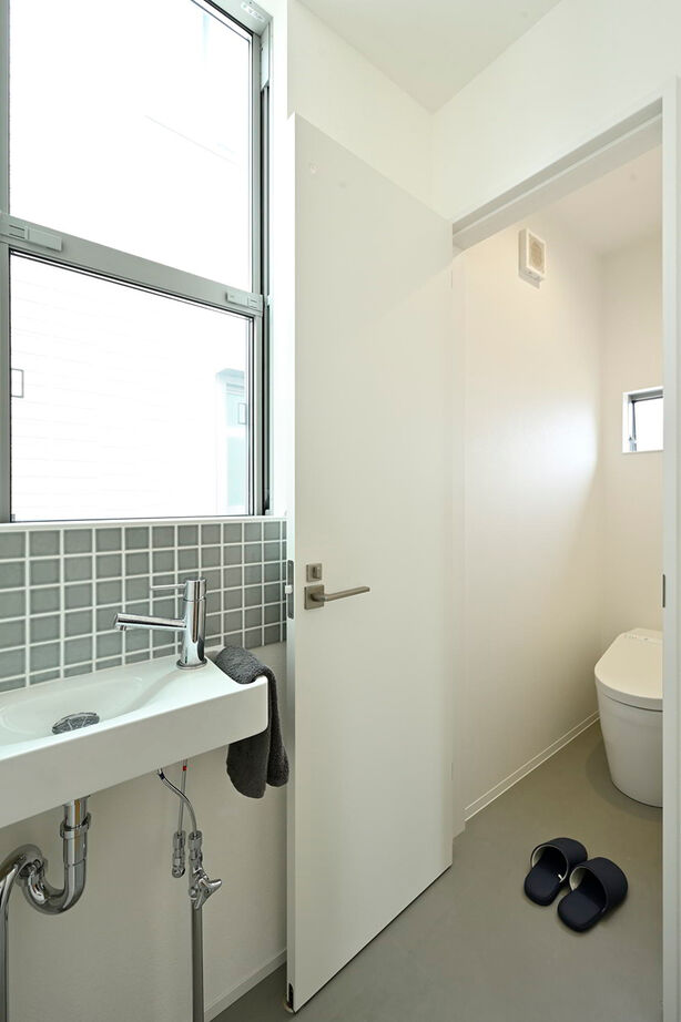 １００年住宅のゼロホーム 箕面市｜コの字型のキッチンで会話が弾む間取り。防音室も完備して心置きなく音楽を楽しむの建築実例画像7