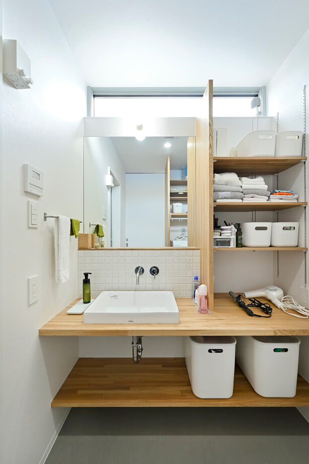 １００年住宅のゼロホーム 箕面市｜コの字型のキッチンで会話が弾む間取り。防音室も完備して心置きなく音楽を楽しむの建築実例画像8