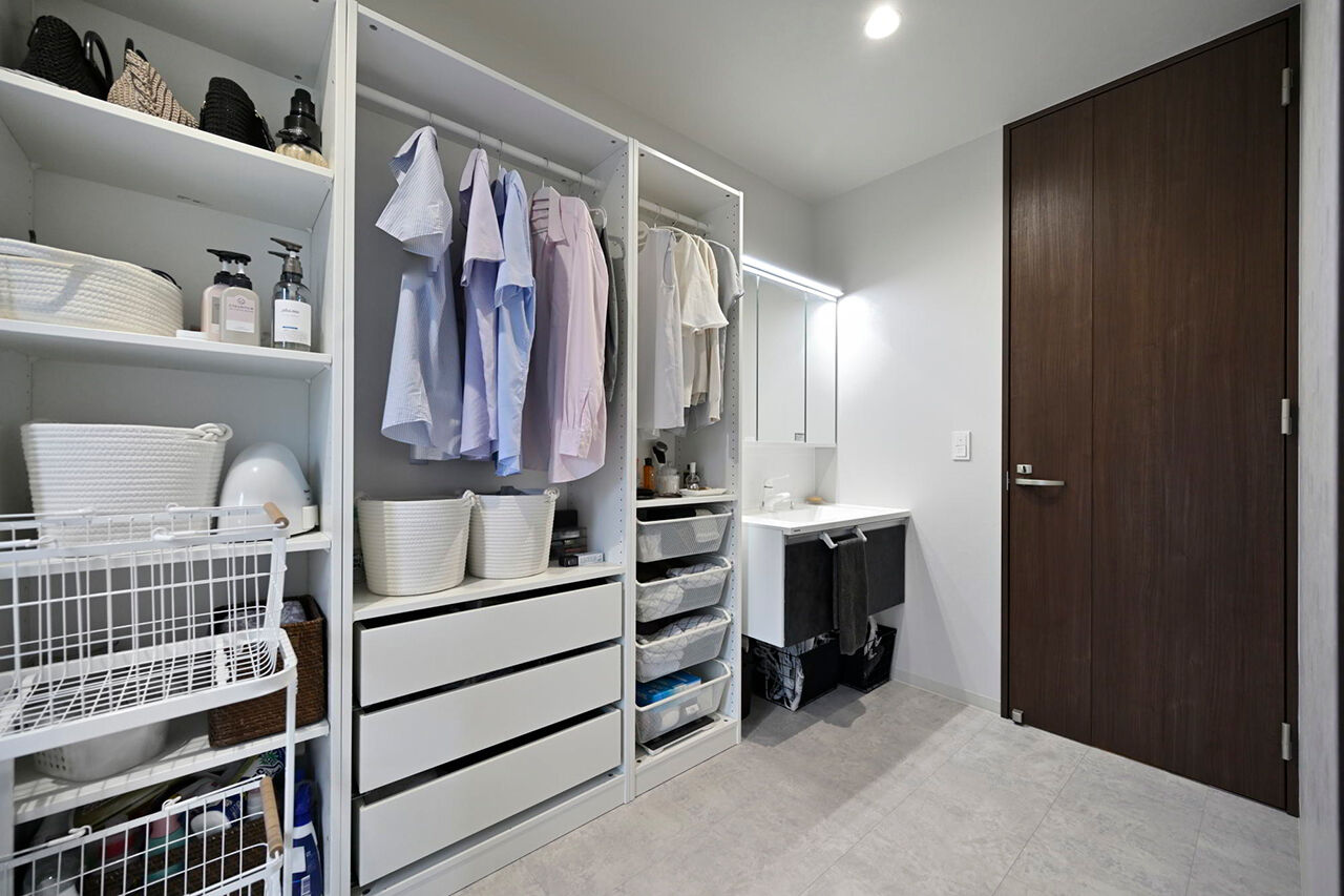 １００年住宅のゼロホーム 2000万円台・草津市｜2度目の家づくりで叶えた、邸宅感のある重厚なデザインの家｜間取り有の建築実例画像9