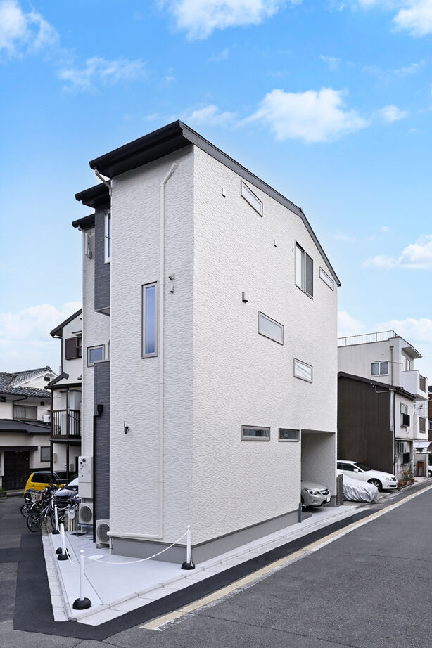 １００年住宅のゼロホーム 2000万円台・京都市｜18.9坪の狭小＆変形三角地に建てたHEAT20 G1グレードの住宅｜間取り有の建築実例画像1