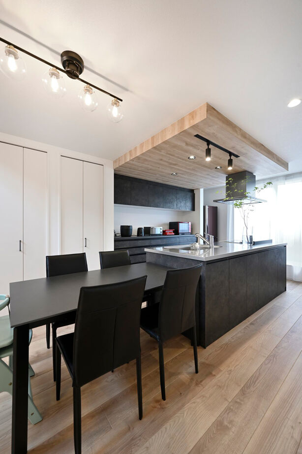 １００年住宅のゼロホーム 2000万円台・京都市｜24.9坪の細長敷地に吹抜けの開放感が広がる2階リビングの家｜間取り有の建築実例画像4