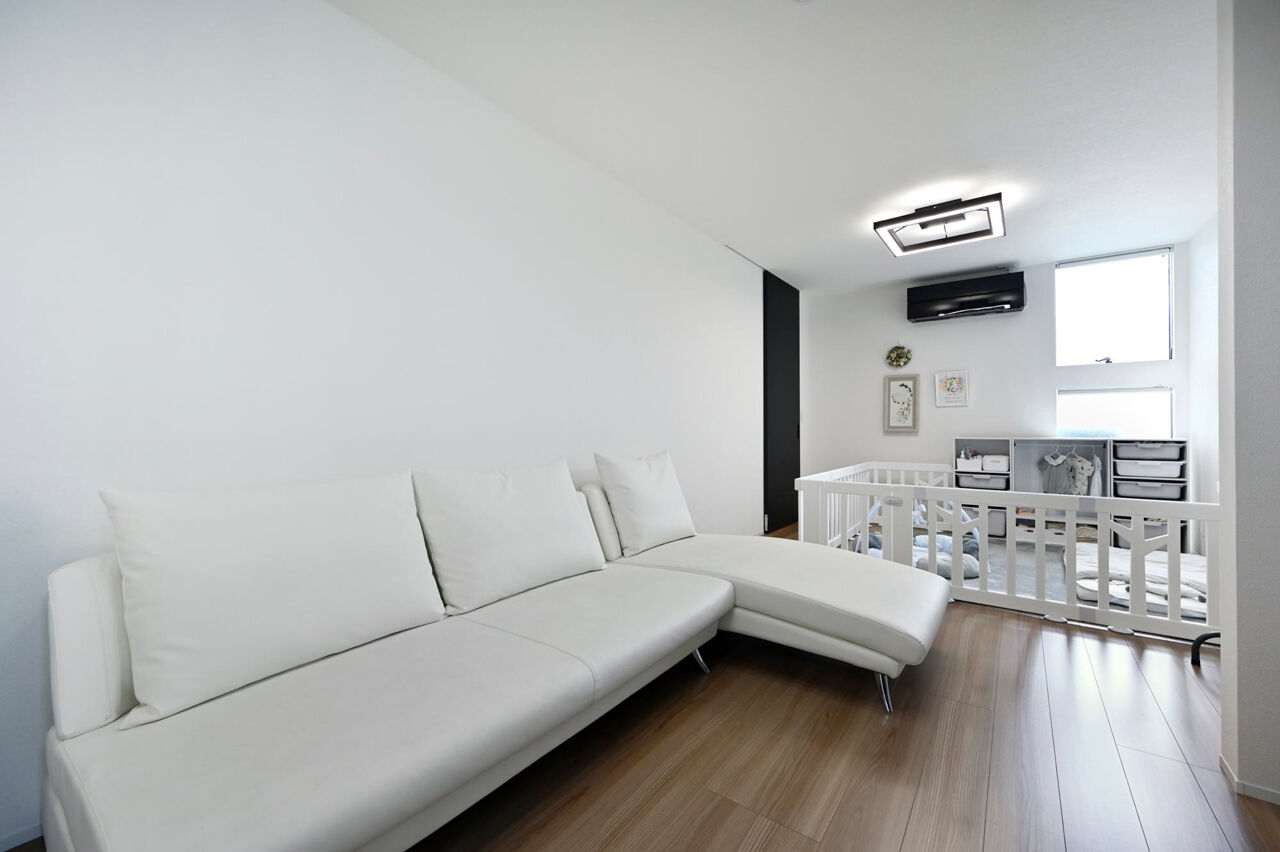 １００年住宅のゼロホーム 2000万円台・京都市｜壁に囲われたルーフテラスで家族や愛犬とアウトドア気分を味わえる家｜間取り有の建築実例画像6