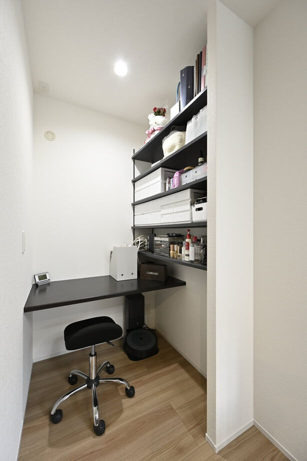 １００年住宅のゼロホーム 2000万円台・京都市｜壁に囲われたルーフテラスで家族や愛犬とアウトドア気分を味わえる家｜間取り有の建築実例画像8