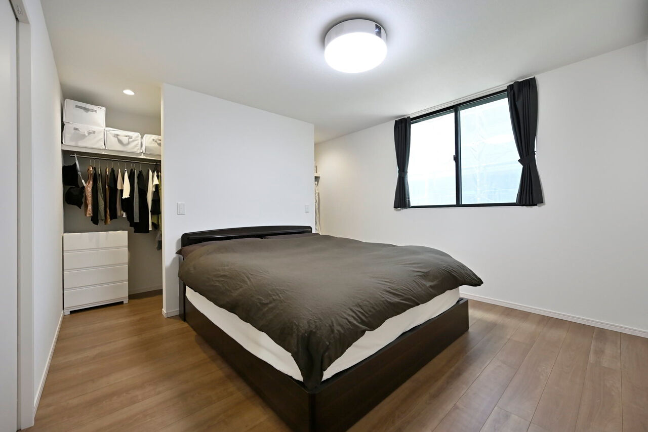 １００年住宅のゼロホーム 2000万円台・京都市｜壁に囲われたルーフテラスで家族や愛犬とアウトドア気分を味わえる家｜間取り有の建築実例画像10