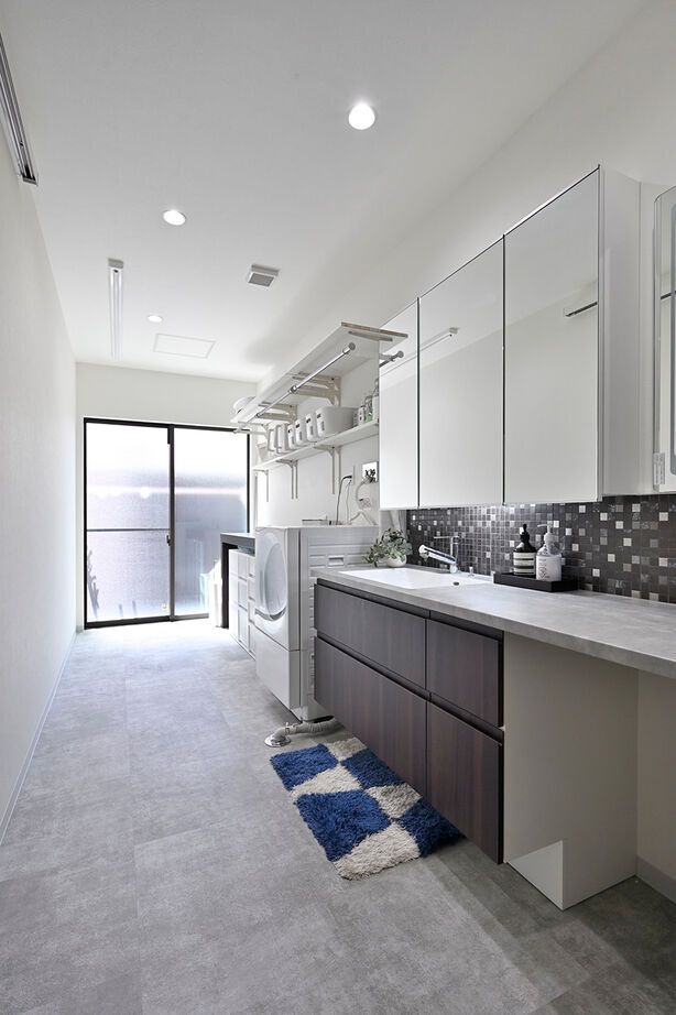 １００年住宅のゼロホーム 芦屋市｜旗竿地に立つ日当たりのいい家。セカンドリビングやルーフテラスなど多彩な空間で暮らしを愉しむの建築実例画像5