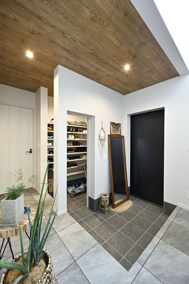 １００年住宅のゼロホーム 3000万円台・京都市｜プライバシーを気にせずくつろげる、三方道路を活かした明るい家｜間取り有の建築実例画像6