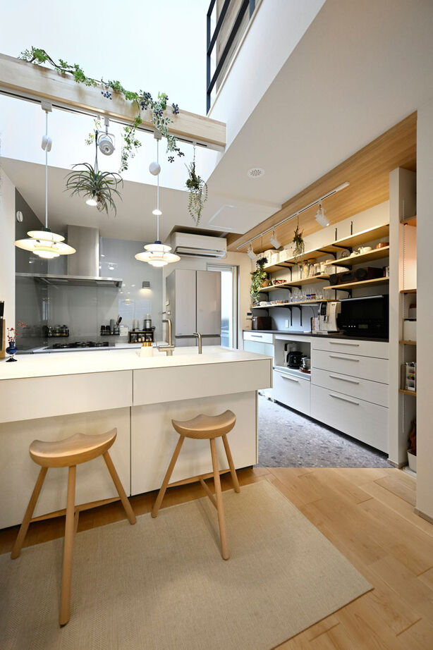 １００年住宅のゼロホーム 3000万円台・大阪市｜広がりと開放感、趣味の時間を楽しむ余白も叶えた敷地14坪狭小3階建ての家｜間取り有の建築実例画像2