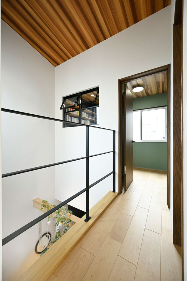 １００年住宅のゼロホーム 3000万円台・大阪市｜広がりと開放感、趣味の時間を楽しむ余白も叶えた敷地14坪狭小3階建ての家｜間取り有の建築実例画像6