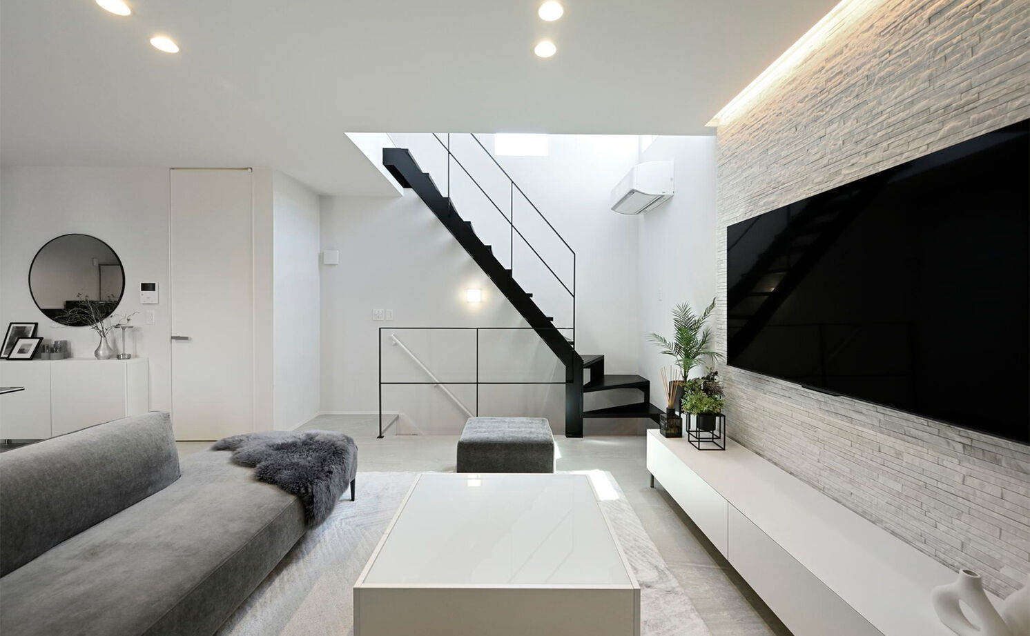 １００年住宅のゼロホーム 2000万円台・大阪市｜モノトーンの美しさが隅々まで行きわたる敷地20坪以下の3階建て狭小住宅｜間取り有の建築実例画像8