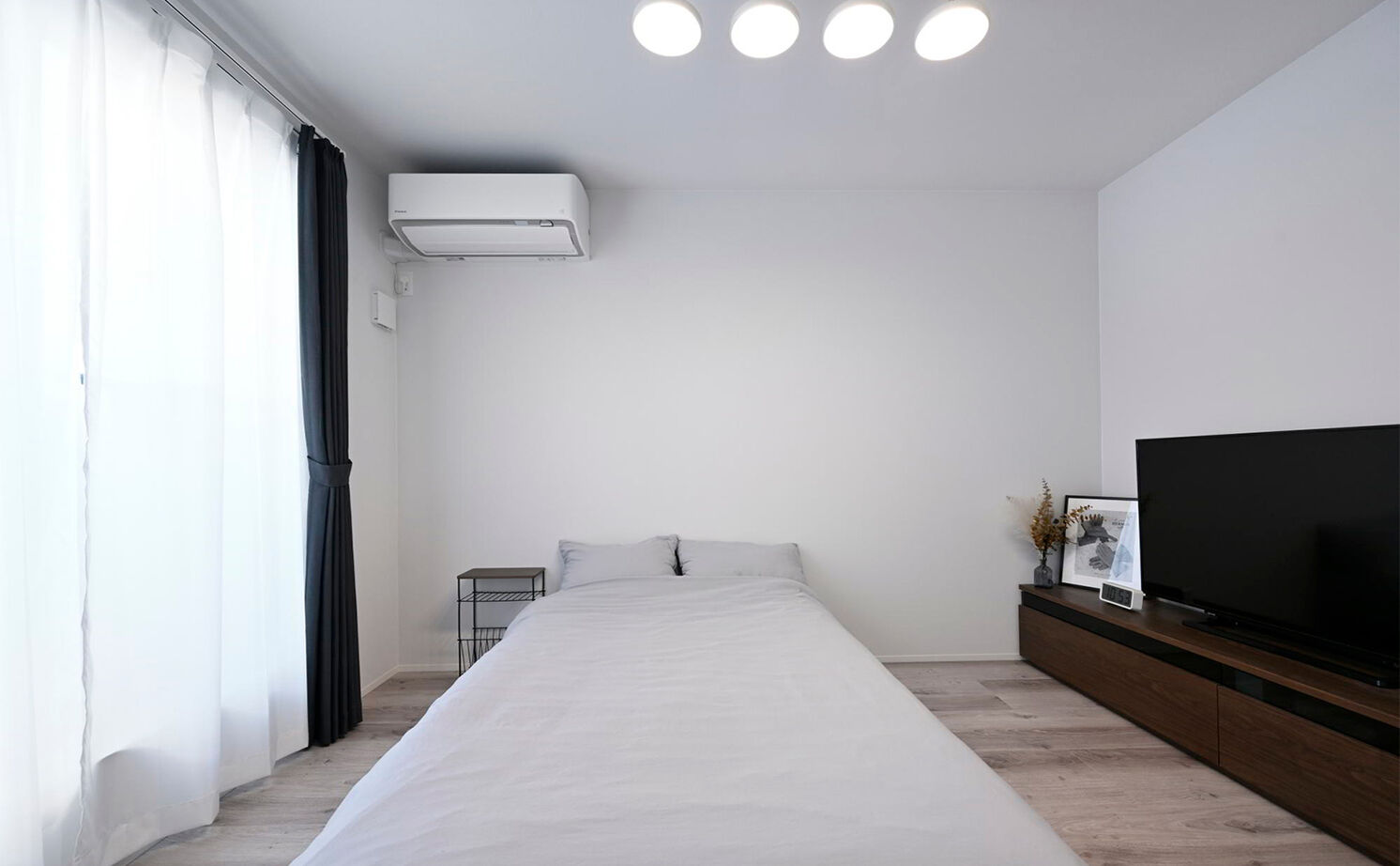 １００年住宅のゼロホーム 2000万円台・大阪市｜モノトーンの美しさが隅々まで行きわたる敷地20坪以下の3階建て狭小住宅｜間取り有の建築実例画像13