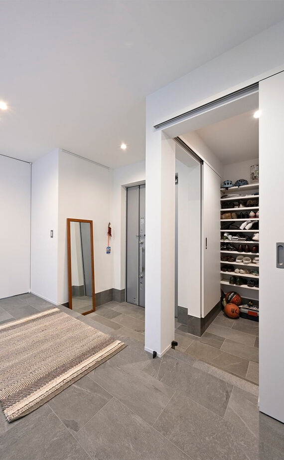 １００年住宅のゼロホーム 4000万円台・大阪市｜天然木の外壁が個性的な３階建て。コボットブレースを使用し最大限の開放感を演出の建築実例画像5