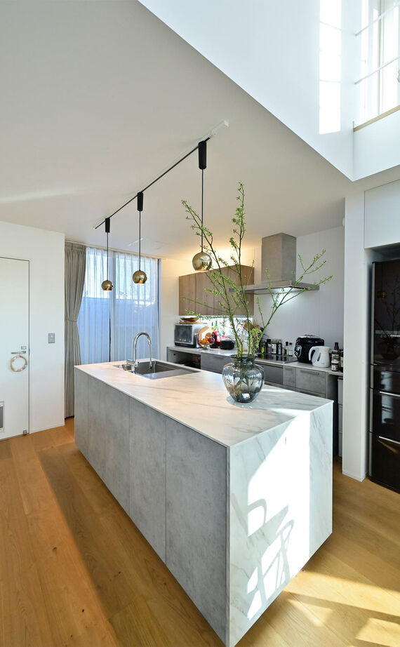 １００年住宅のゼロホーム 4000万円台・大阪市｜天然木の外壁が個性的な３階建て。コボットブレースを使用し最大限の開放感を演出の建築実例画像8