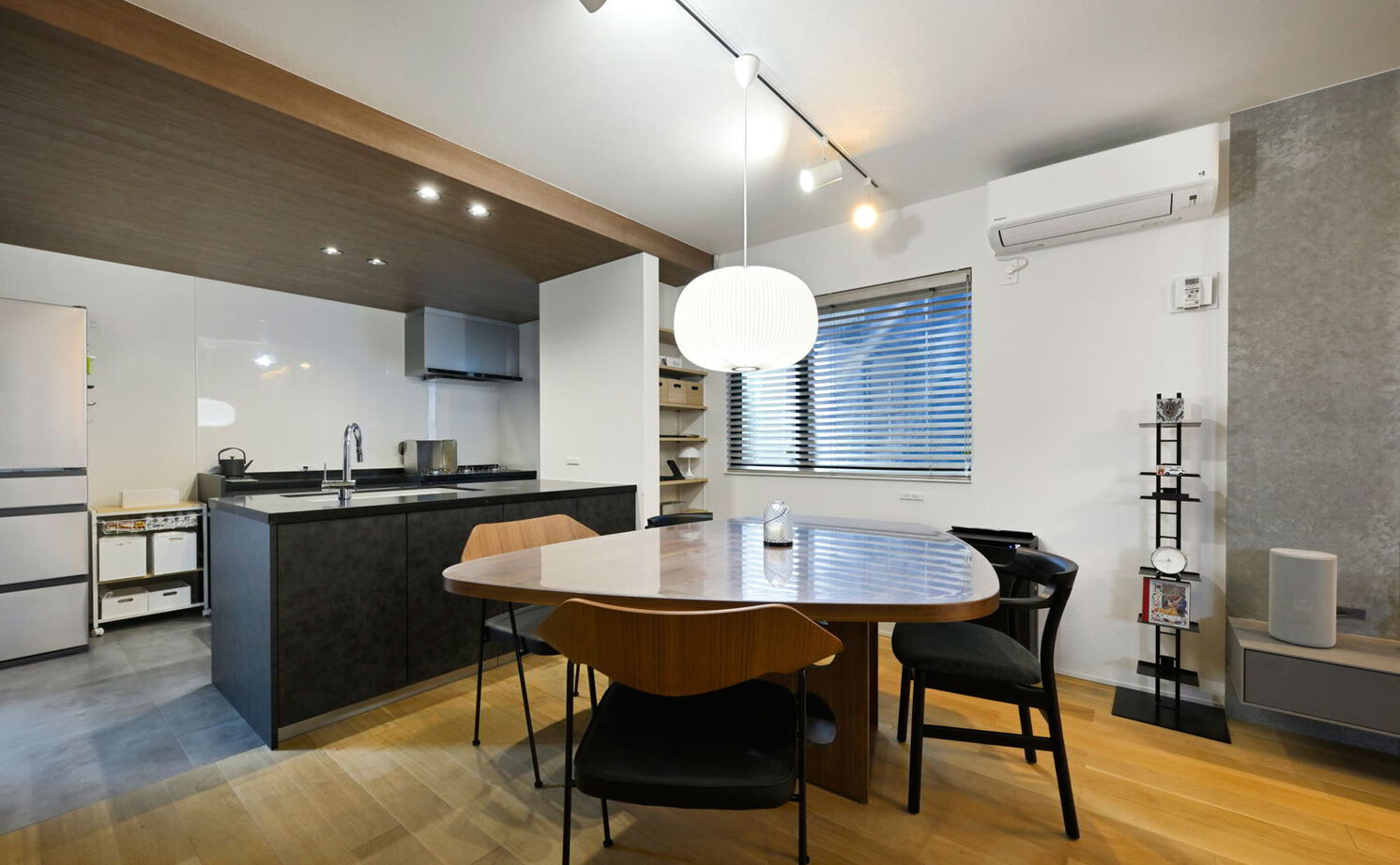 １００年住宅のゼロホーム 4000万円台・京都市｜モダンなデザインの家事ラクな家。HEAT20 G１グレードの高性能で年中心地よく暮らすの建築実例画像2