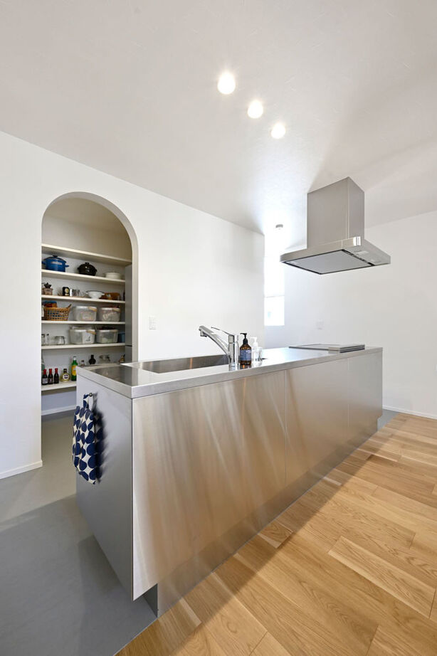 １００年住宅のゼロホーム 3000万円台・神戸市｜１階から３階まで繋がる開放的な設計やインナーテラスのある、こだわりの家｜間取り有の建築実例画像7