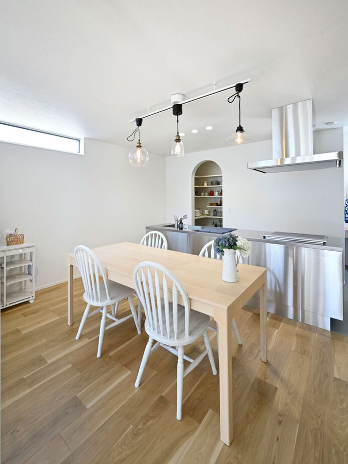 １００年住宅のゼロホーム 3000万円台・神戸市｜１階から３階まで繋がる開放的な設計やインナーテラスのある、こだわりの家｜間取り有の建築実例画像8