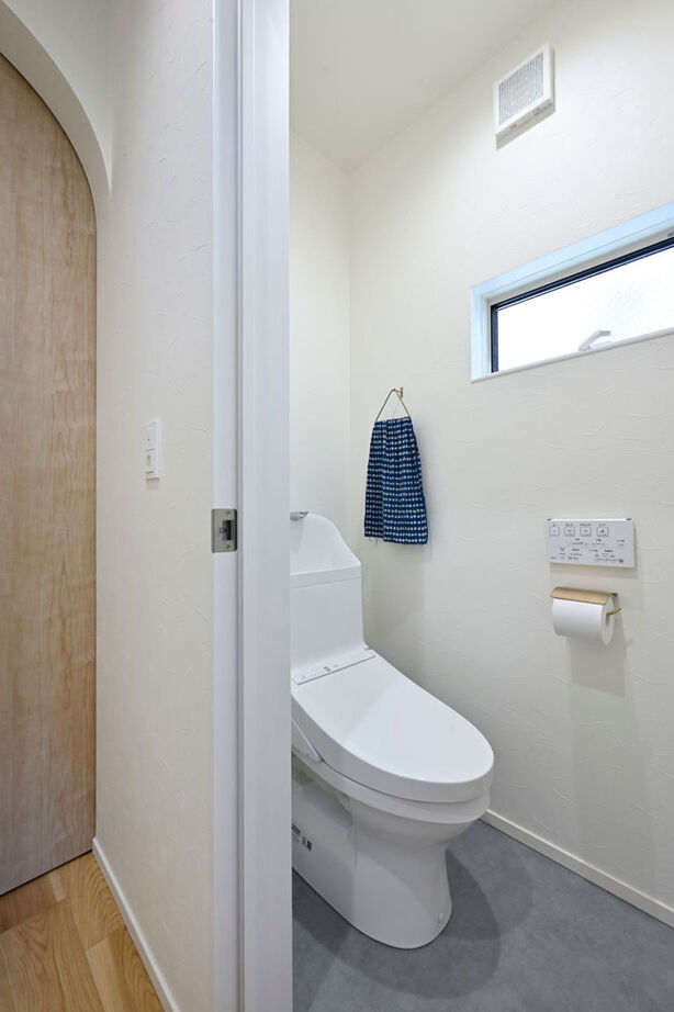 １００年住宅のゼロホーム 3000万円台・神戸市｜１階から３階まで繋がる開放的な設計やインナーテラスのある、こだわりの家｜間取り有の建築実例画像17