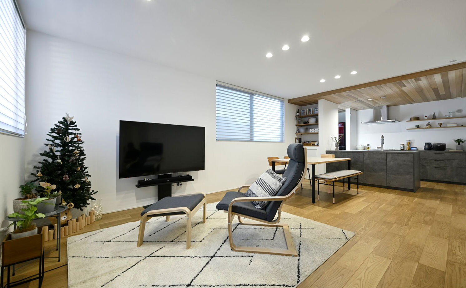 １００年住宅のゼロホーム 2000万円台・大津市｜限られた空間を有効に活用した2階建て・2階リビングの家｜間取り有の建築実例画像4