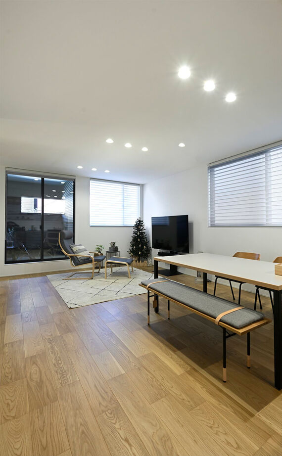 １００年住宅のゼロホーム 2000万円台・大津市｜限られた空間を有効に活用した2階建て・2階リビングの家｜間取り有の建築実例画像6