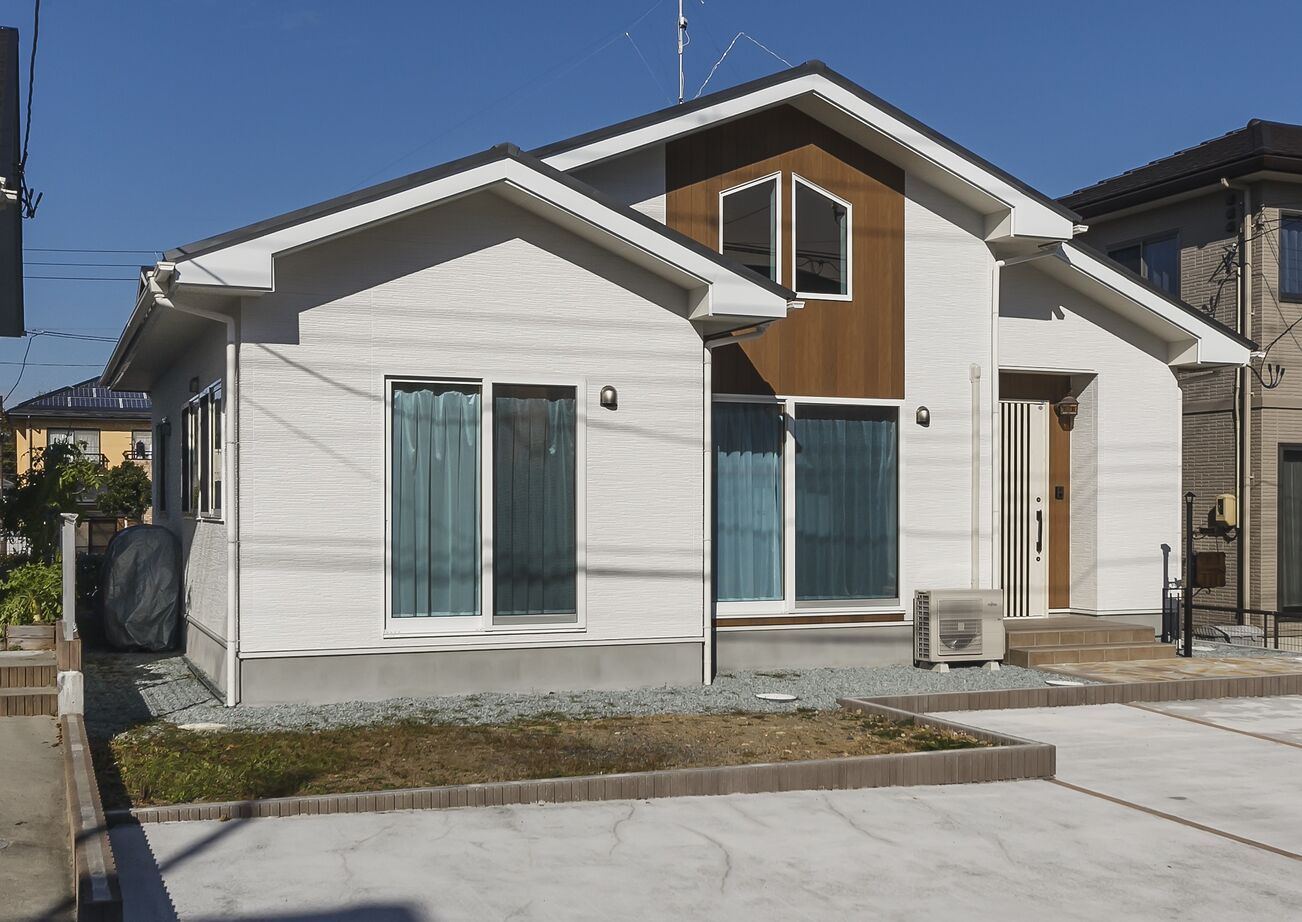 ミラクルホーム 【平屋/ペット】愛犬と暮らす、空間の繋がりにこだわったワンフロアの住まいの建築実例画像