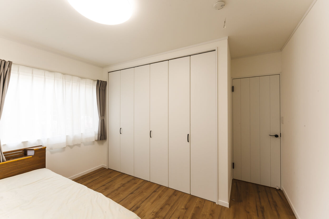 ミラクルホーム 【平屋/ペット】愛犬と暮らす、空間の繋がりにこだわったワンフロアの住まいの建築実例画像5