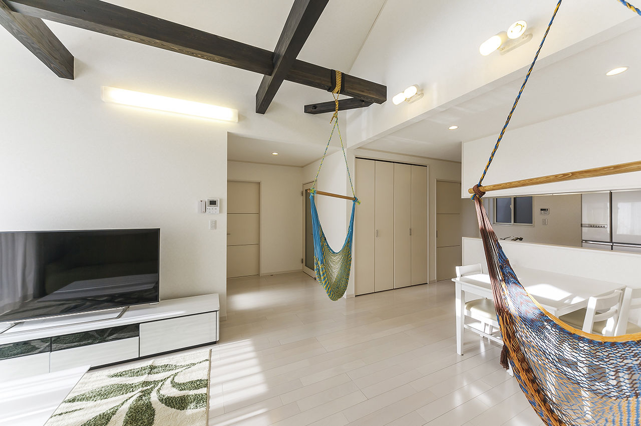 ミラクルホーム 【平屋】明るく開放的なリビングを中心に、各部屋か近く家族の一体感がある平屋の建築実例画像7