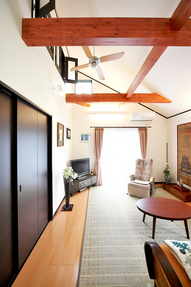 ミラクルホーム 自然や家族を身近に感じる平屋。広いインナーガレージを利用して趣味も満喫【1260万円】の建築実例画像5