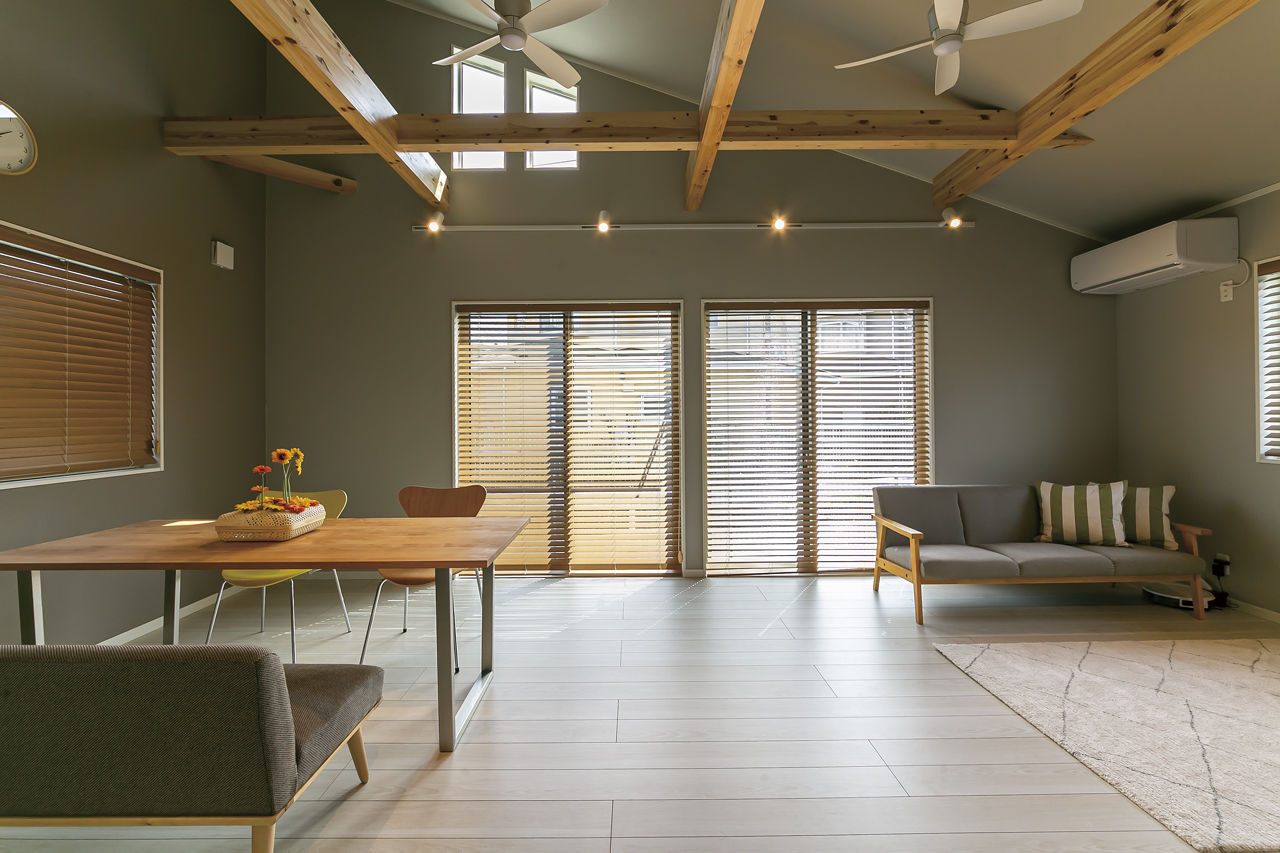 ミラクルホーム 【平屋/バイクガレージ/間取り図有】北欧風のLDKとアメリカンのバイクガレージ、2人で担当を分けてデザインの建築実例画像3