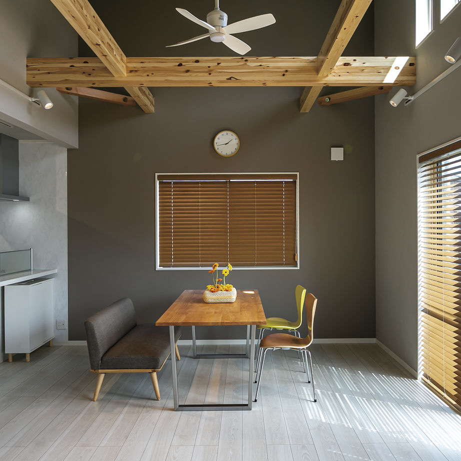 ミラクルホーム 【平屋/バイクガレージ/間取り図有】北欧風のLDKとアメリカンのバイクガレージ、2人で担当を分けてデザインの建築実例画像5