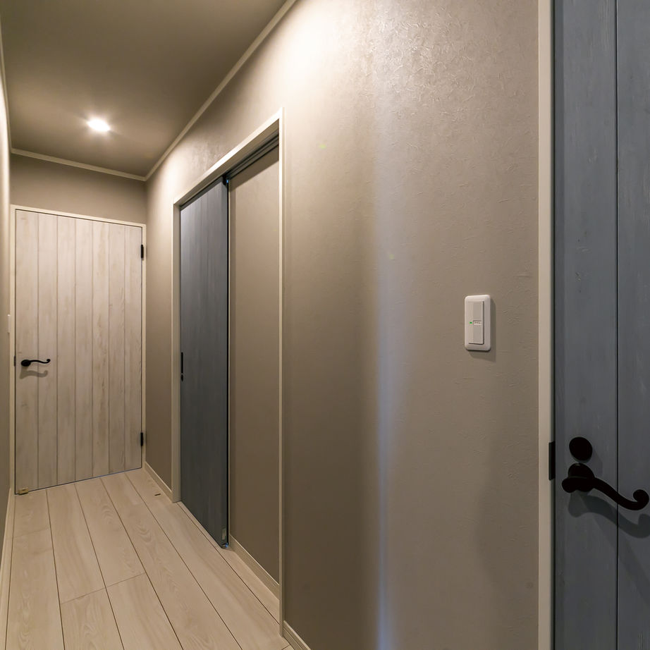 ミラクルホーム 【平屋/バイクガレージ/間取り図有】北欧風のLDKとアメリカンのバイクガレージ、2人で担当を分けてデザインの建築実例画像8