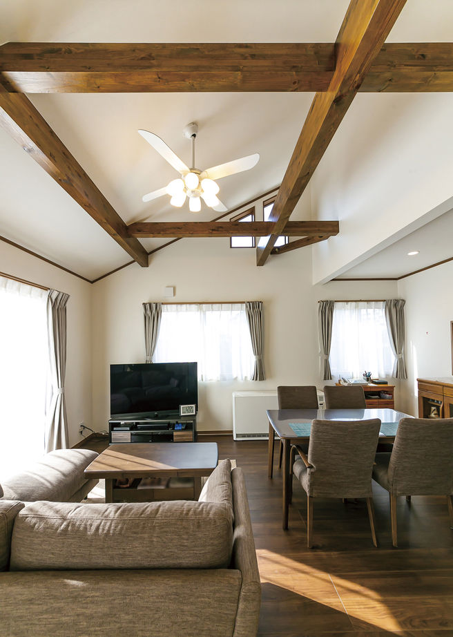 ミラクルホーム 【平屋/間取り図有】暮らしていたから良さを知っている平屋に建て替え。開放的で使いやすいLDK+和室の建築実例画像2