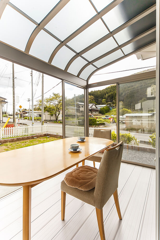 ミラクルホーム 【平屋/サンルーム/間取り図有】仲間が集いワイワイ楽しめる広いリビング。バリアフリーで暮らしやすいの建築実例画像8