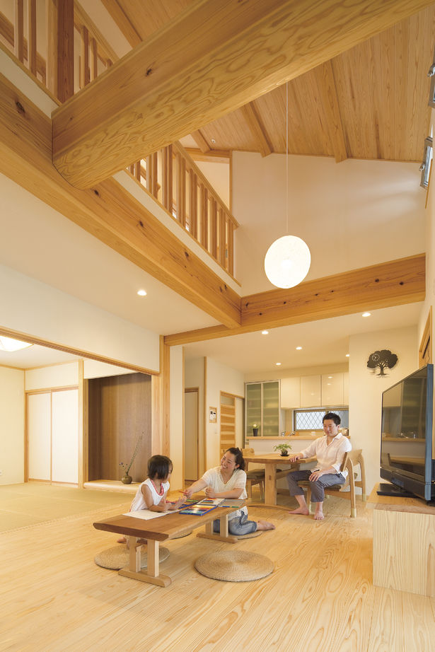 リソーケンセツ 【30坪台/和モダン/吹き抜け】木の香り、心地よさに一目ぼれ。無添加・無垢の素材で1年中快適に過ごせる家の建築実例画像2