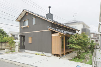 リソーケンセツ 【30坪台/和モダン/吹き抜け】木の香り、心地よさに一目ぼれ。無添加・無垢の素材で1年中快適に過ごせる家の建築実例画像3